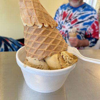 Kapaw's Iskreme - Espressos explosion, salted caramel, and cookies and cream - Ice Cream & Frozen Yogurt Near Me - Coupeville, Washington Kapaw's Iskreme - Espressos explosion, salted caramel, and cookies and cream - Ice Cream & Frozen Yogurt Near Me - Coupeville, Washington