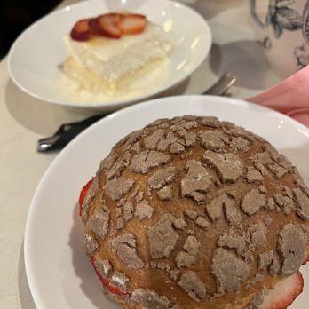 El Chingon - Concho rellena and Arroz con tres leches - Sandwiches Near Me - Philadelphia, Pennsylvania