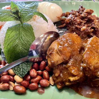 Layang Layang - Nasi Lemak (Chicken rendang) - Malaysian Near Me - Milpitas, California Layang Layang - Nasi Lemak (Chicken rendang) - Malaysian Near Me - Milpitas, California