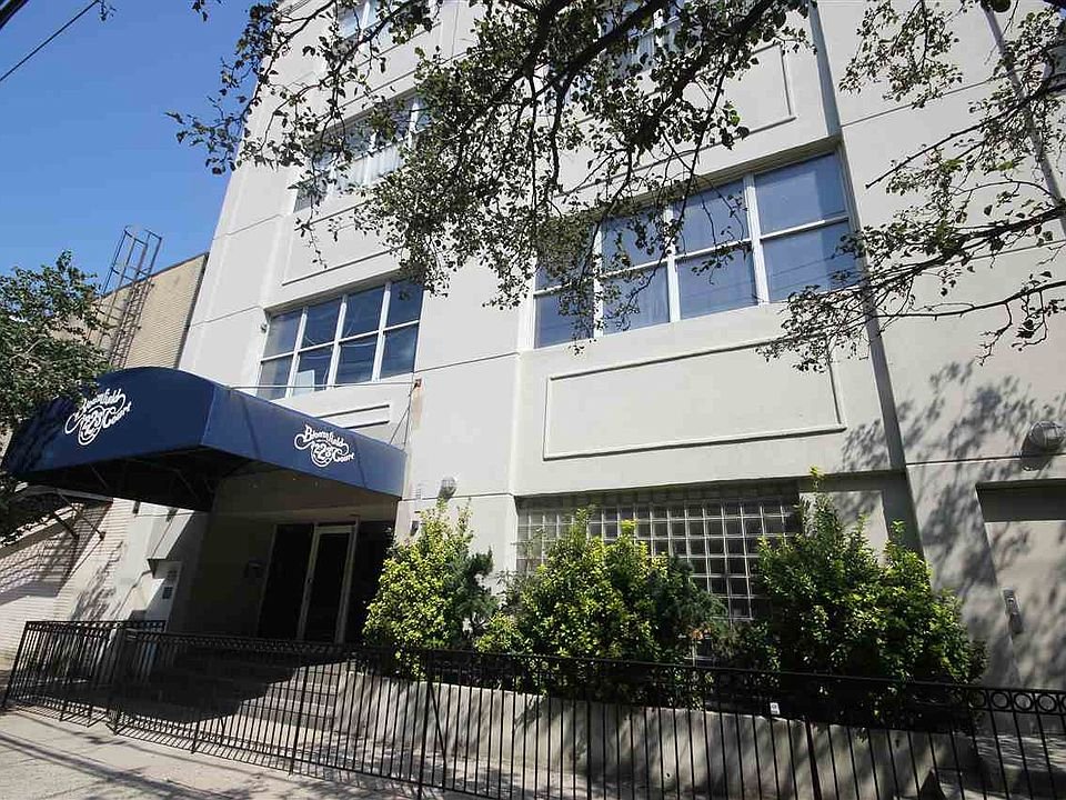 McCabe Marie - grief counselor in Hoboken, NJ