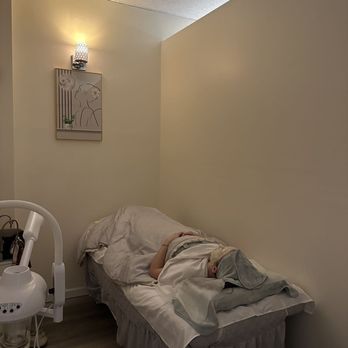 Sunny Lash - Eyelash Service Near Me - Staten Island, New York Sunny Lash - Eyelash Service Near Me - Staten Island, New York