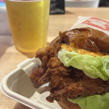 Lucky Bird - American Near Me - Los Angeles, California