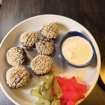Ella Restaurant & Lounge - Falafel - Middle Eastern Near Me - Mississauga, Ontario