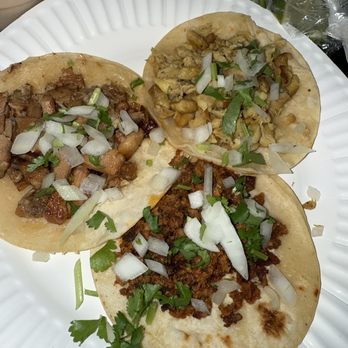 Leo's Tacos - Suadero, chicken and chorizo - Tacos Near Me - San Francisco, California