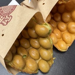 Matcha and red bean bubble waffles~