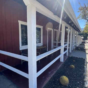 Ojai Rancho Inn - Outside of guest rooms - Hotels Near Me - Ojai, California Ojai Rancho Inn - Outside of guest rooms - Hotels Near Me - Ojai, California