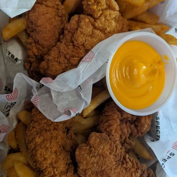 XL Center - ($10) fries and chicken tenders .... They are good - Stadiums & Arenas Near Me - Hartford, Connecticut XL Center - ($10) fries and chicken tenders .... They are good - Stadiums & Arenas Near Me - Hartford, Connecticut