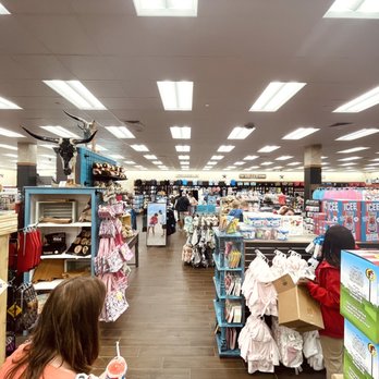 Buc-ees - Gas Stations Near Me - Auburn, Alabama