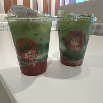 Taz Matcha - Strawberry matcha - Cafes Near Me - Seattle, Washington