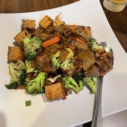 Sukhothai Thai Cuisine - Pad Sea Ewe with tofu