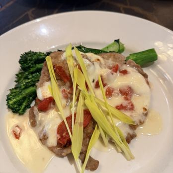 Bari Ristorante - HRW 26 Veal - poor appearance and not that good. - Italian Near Me - Houston, Texas