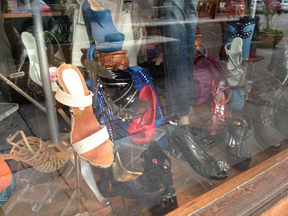 PRONTO FASHION 134 N San Fernando Blvd, Burbank, California Shoe