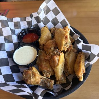 New Albany Tavern - Plain wings - Beer Bar Near Me - New Albany, Indiana