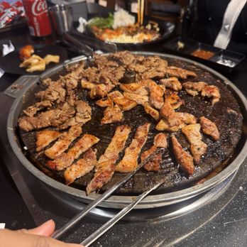 Wi Korean Bbq - Pork belly and bugogi - Barbeque Near Me - Bell, California