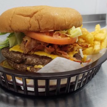 Underwood Express - Ordered a double bacon cheese burger! It was the best burger I have ever tasted! I eat here every day. - Grocery Near Me - La Porte, Texas