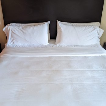 Holiday Inn Express Augusta Downtown - Comfortable clean bed - Hotels Near Me - Augusta, Georgia