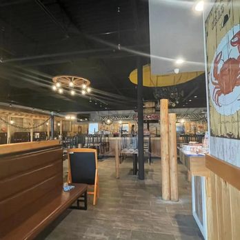 Juicy Seafood and Wings - the inside of a restaurant - Seafood Near Me - Cleveland, Ohio Juicy Seafood and Wings - the inside of a restaurant - Seafood Near Me - Cleveland, Ohio