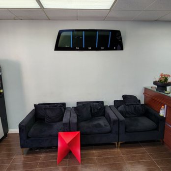 A1 Auto Glass & Window Tinting - Waiting Area - Auto Glass Services Near Me - El Cajon, California