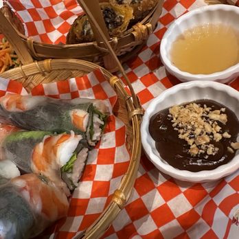 Di An - Fresh Roll and Fried Spring Roll - Vietnamese Near Me - Toronto, Ontario