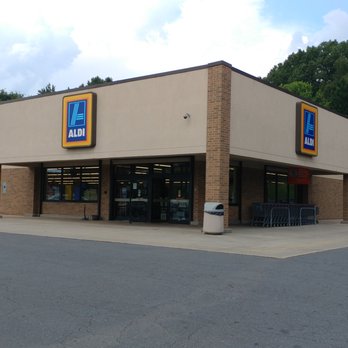 ALDI - Aldi on Freedom Drive - Grocery Near Me - Charlotte, North Carolina