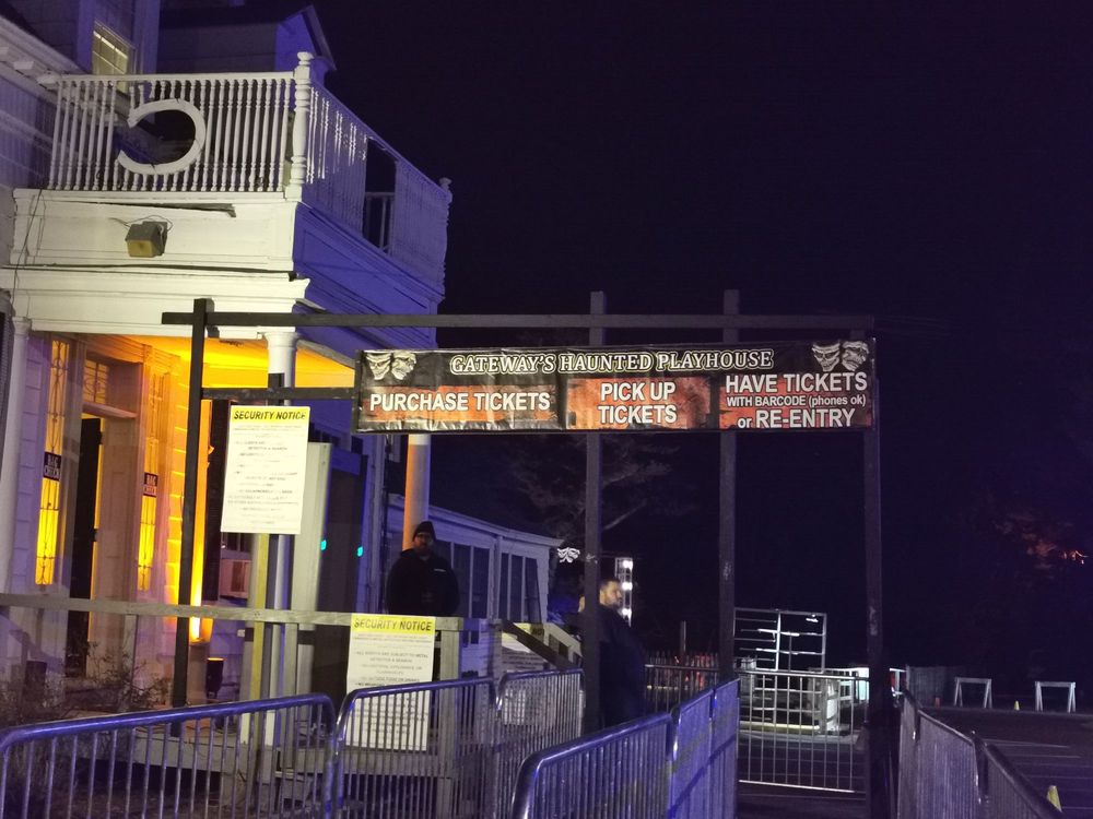 GATEWAY’S HAUNTED PLAYHOUSE 76 Photos & 75 Reviews 215 S Country Rd