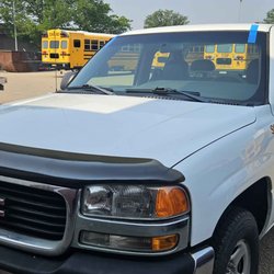 Figures Autoglass - Windshield on a 2002 GMC Sierra