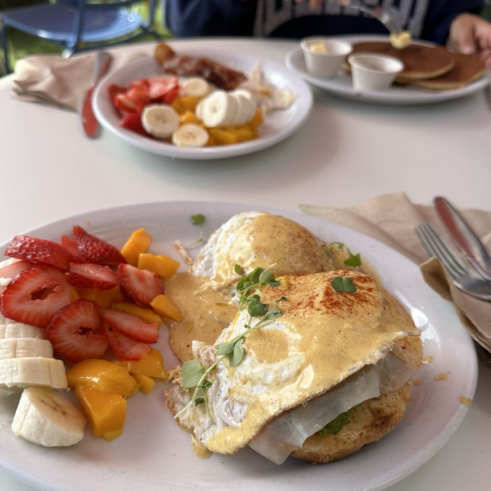 Nectarine Grove - Eggs Benedict with sub fruit - New American Near Me - Encinitas, California
