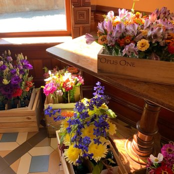 Acton Creative Flowers - Florists Near Me Acton Creative Flowers - Florists Near Me