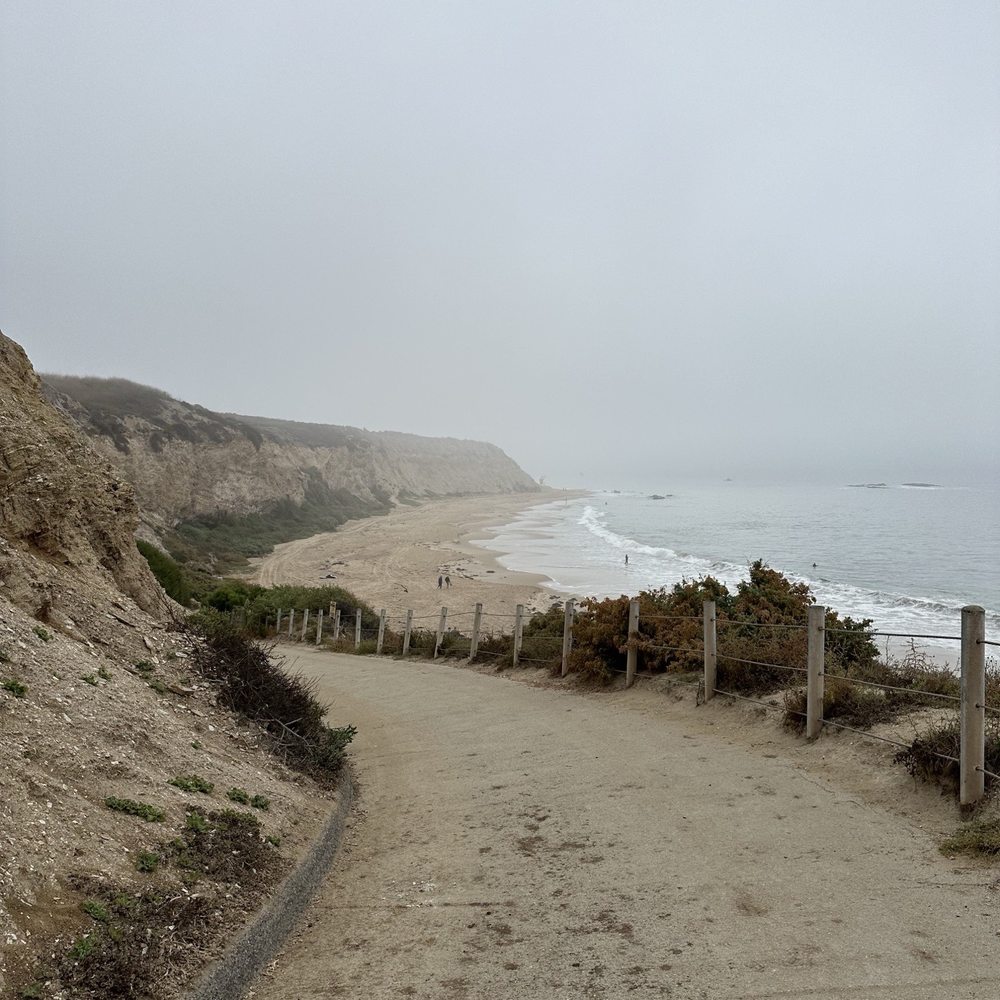 Crystal Cove State Park - trail downhill toward beach - Parks Near Me - Laguna Beach, California Crystal Cove State Park - trail downhill toward beach - Parks Near Me - Laguna Beach, California