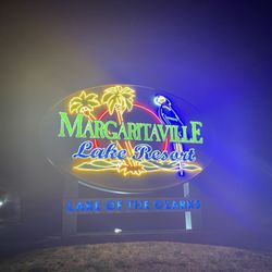 Jolly Mon Indoor Water Park