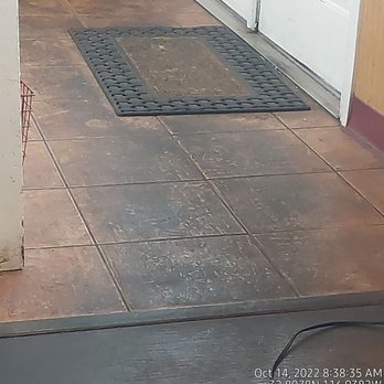 Izzy's Cafe - Filthy front entrance floors! - Barbeque Near Me - El Cajon, California Izzy's Cafe - Filthy front entrance floors! - Barbeque Near Me - El Cajon, California