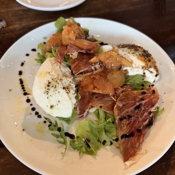 Rooster's Wood-fired Kitchen Winston Salem - Burrata with peaches - Bars Near Me - Winston-salem, North Carolina Rooster's Wood-fired Kitchen Winston Salem - Burrata with peaches - Bars Near Me - Winston-salem, North Carolina