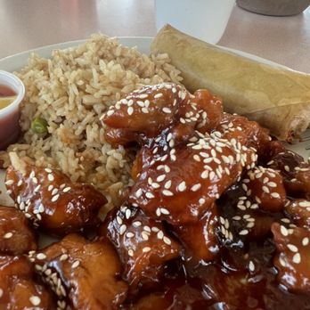Panda Cafe - Generous portion of sesame chicken lunch special - Chinese Near Me - Eureka, California