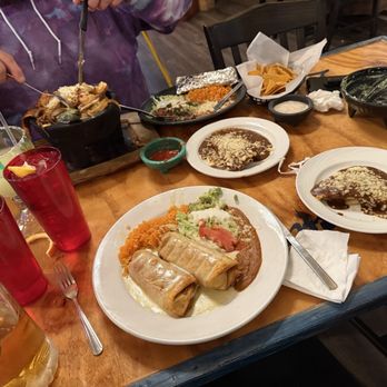 Las Compadres - Mexican Near Me - Locust Hill, Virginia