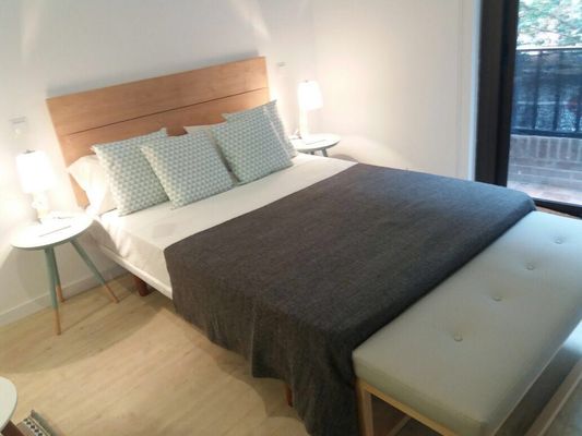 L & H Latina by null