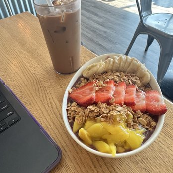 Kushala Sip Coffee House - Iced Caffe Mocha and Acaí Bowl - Coffee & Tea Near Me - Stoneham, Massachusetts