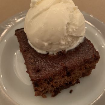 St. Anselm - Rum sticky toffee cake á la mode - New American Near Me - Brooklyn, New York St. Anselm - Rum sticky toffee cake á la mode - New American Near Me - Brooklyn, New York