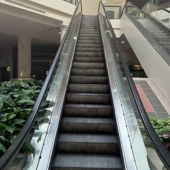 Tanglewood Mall - Schindler Haughton center court escalators @ Tanglewood - Shopping Centers Near Me - Roanoke, Virginia