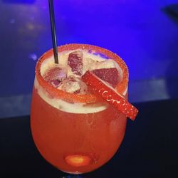 Status Playground Bar
