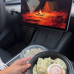 Everest Food Truck - Steamed Momo