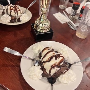 Oscar's Alehouse - Brownie Sunday - Beer Bar Near Me - Pasadena, Maryland