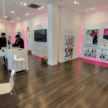 T-Mobile - Mobile Phones Near Me - San Marcos, California