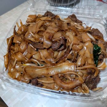 Chef Hunan - beef chow fun $13 (includes tax) - Cantonese Near Me - San Francisco, California