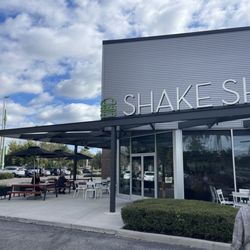 Shake Shack Mall at Millenia - Shake Shack at the Galleria in Orlando.