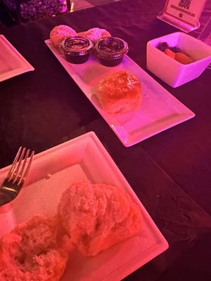 Suzy Wong's Drag’n Brunch by null