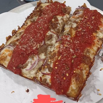 Rad Pies - Detroit Pizza with ground beef and onion.....so good! - Pizza Near Me - Williamsport, Maryland Rad Pies - Detroit Pizza with ground beef and onion.....so good! - Pizza Near Me - Williamsport, Maryland