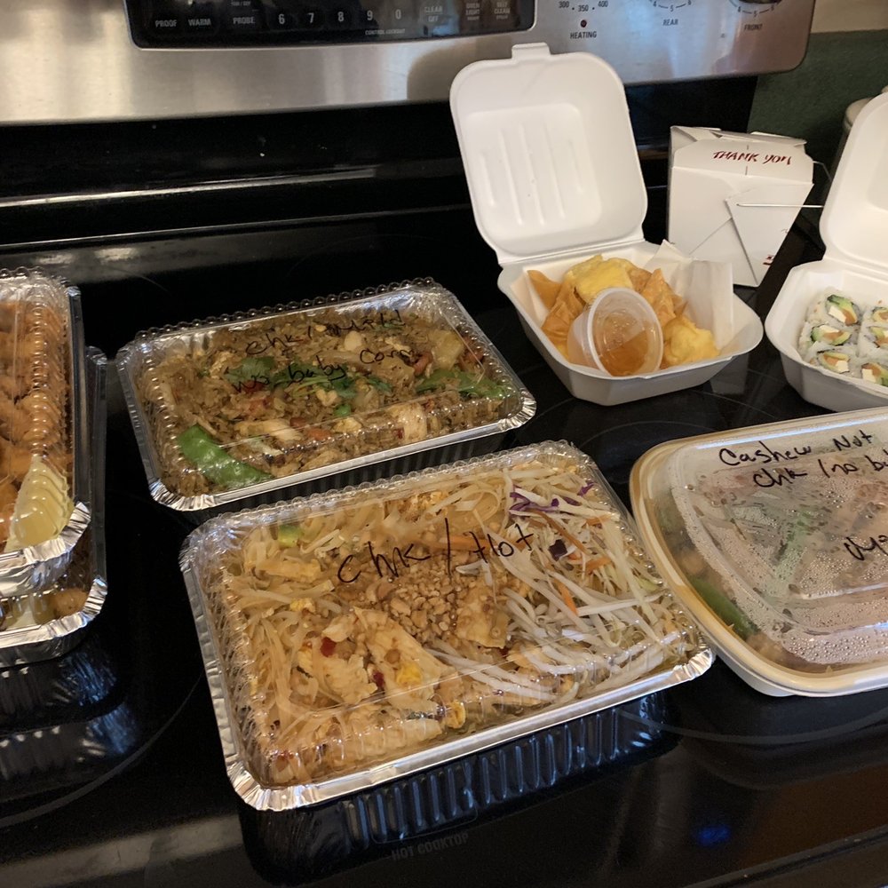 Mint Bistro - Pineapple Fried Rice Pad Thai Crab Rangoon  Philadelphia Roll Cashew Nut - Sushi Bars Near Me - Milford, Ohio