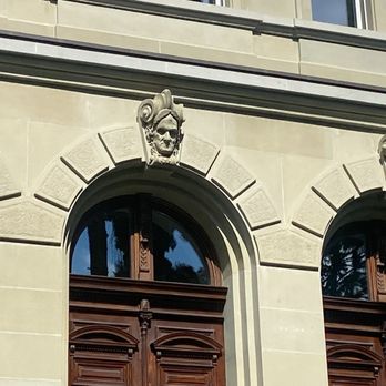 Kantonsschule Musegg Luzern - Haupttür/ Haupteingang - Adult Education Near Me - Lucerne, LU