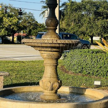 Memorial Park - Parks Near Me - Lake Clarke Shores, Florida Memorial Park - Parks Near Me - Lake Clarke Shores, Florida