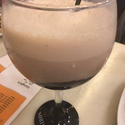 La Granja de Sitges - El peor "batido" que he probado. Leche con sirope, batir y ya. Una mierda. Y punto.
